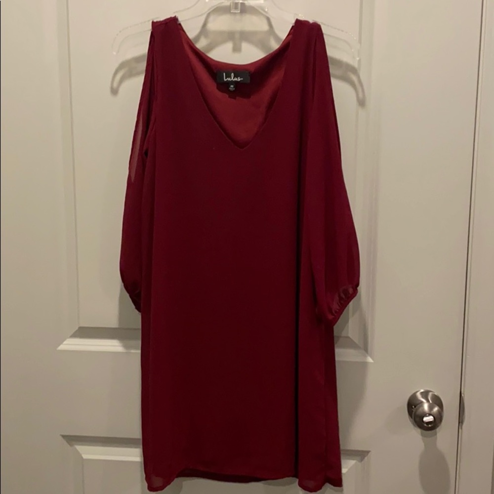 NEVER worn. Lulus red dress